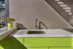 819-LimeTree Alfresco Weber Q3600 Dulux Rainforest Glow Corian Concrete and Clam Shell Alfresco Kitchen 5 Small-1